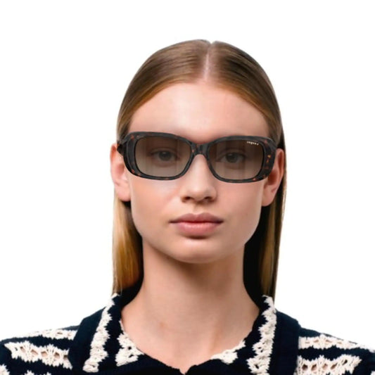 En İkonik ve En Eski Vogue Güneş Gözlüğü Modeli: Zamansız Bir Tarz